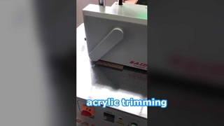 Pemangkasan Akrilik