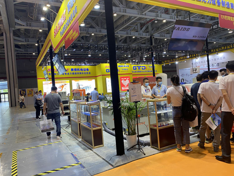 Produsen Mesin Pemolesan Non-Api Produsen Mesin Dongguan Tipe Baru Mesin Pemolesan Berlian Listrik Horizontal Untuk Plexiglas