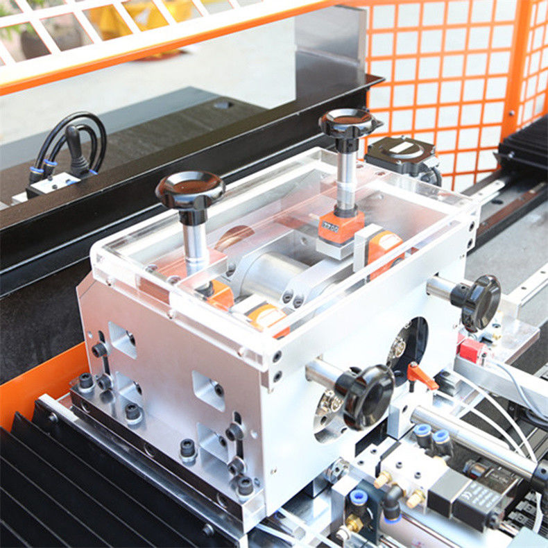 Anti-epidemi Baffle Produksi Peralatan SD-R70 Mesin pemotong sudut R kecepatan tinggi Mesin pemotong akrilik PMMA otomatis