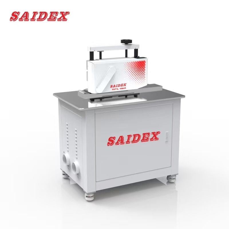 3.5KW 380V STRADDLE 45 DEGREE untuk PMMA/PE/PC/PS dengan dua gergaji tajam berputar cepat