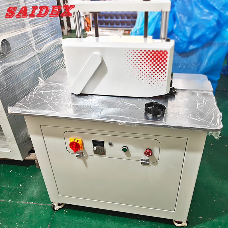 OEM 280kg Dengan pendinginan air 2.5kW Daya 45 derajat Mesin Pengeringan Bevel Akrilik Mesin Chamfering Akrilik