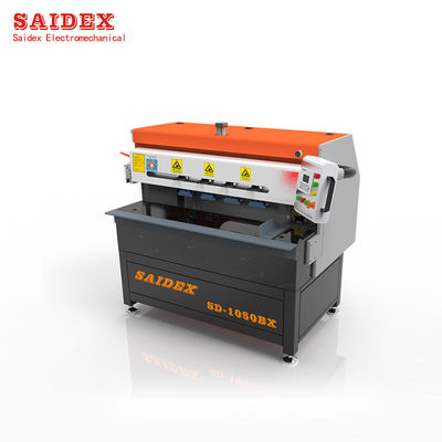 Kecepatan tinggi acrylic sheet polishing dan grinding mesin 2.5KW 0-60° Cutting Angle